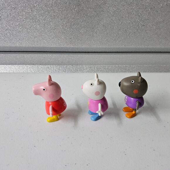 Peppa Pig‎ Suzie Sheep Danny Dog Figurines Toys - Picture 6 of 7